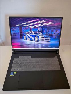 ASUS ROG STRIX SCAR 18 5090