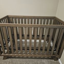 Child Craft Crib 