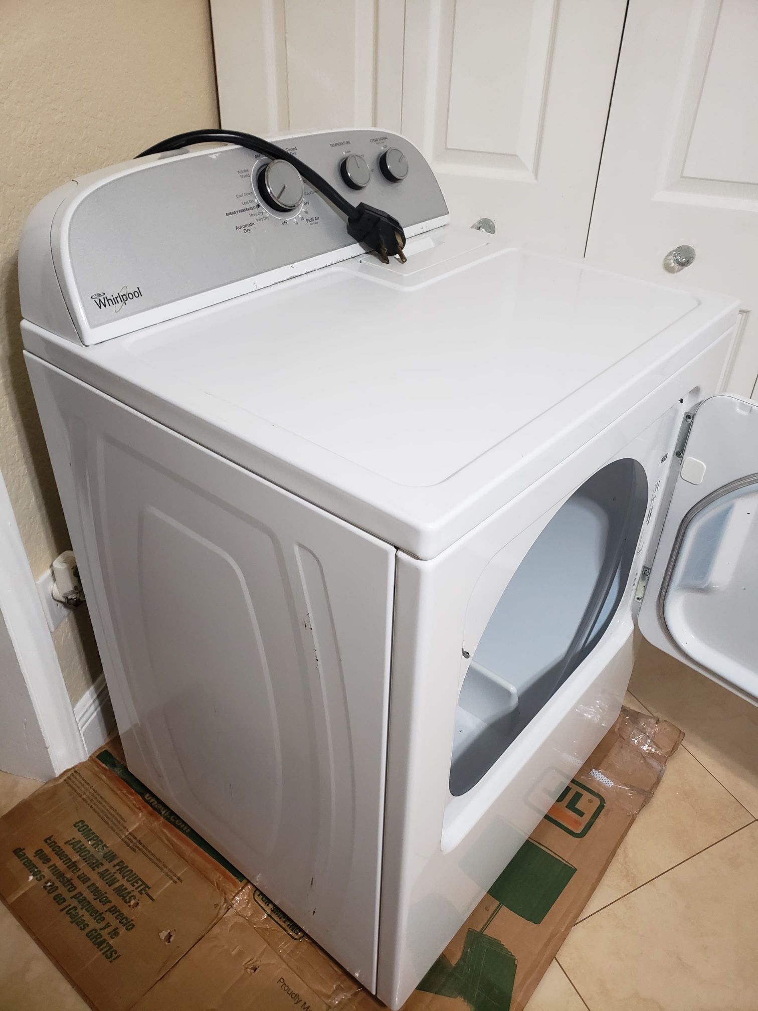 Dryer Whirlpool: Dryer Works Well.