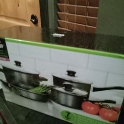 New 7 Pis Still On Box Perfect Condicion  Nuevo 7 Piesas Dw Sartenes 