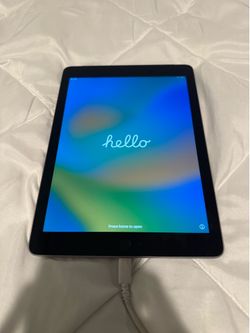 iPad 5th Generation - 32GB - Unlocked!