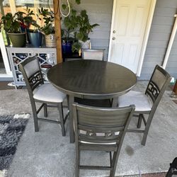 dining set table and 4 chairs bar height