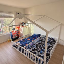 Twin Size House Bed Frame With Mattress Included Almost New 