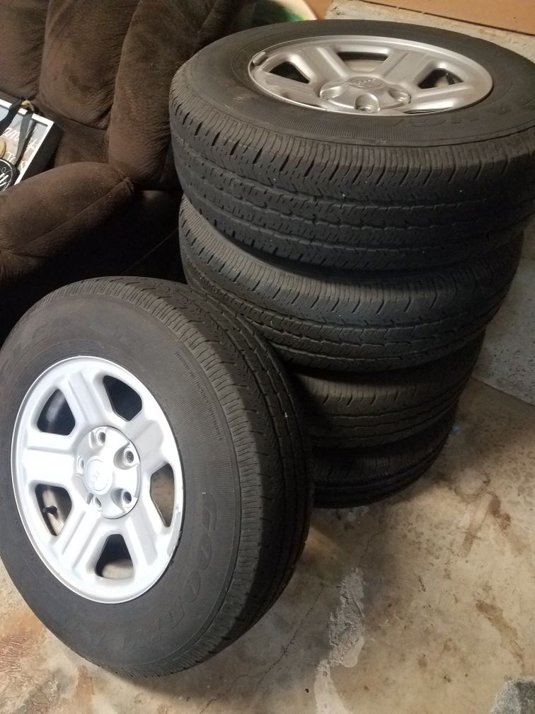 FREE Jeep Wrangler factory tires (set of 5)
