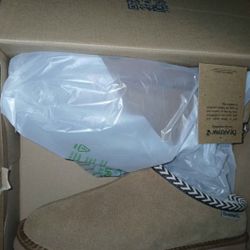 Size 11 Woman's Bear Paw Slippers Brand New