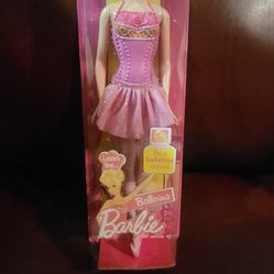 Barbie I Can Be... Ballerina Doll from Mattel. 
The model number is T2214, released in 2009. 
The doll is approximately 11.5 inches (29 cm) tall. 
It 