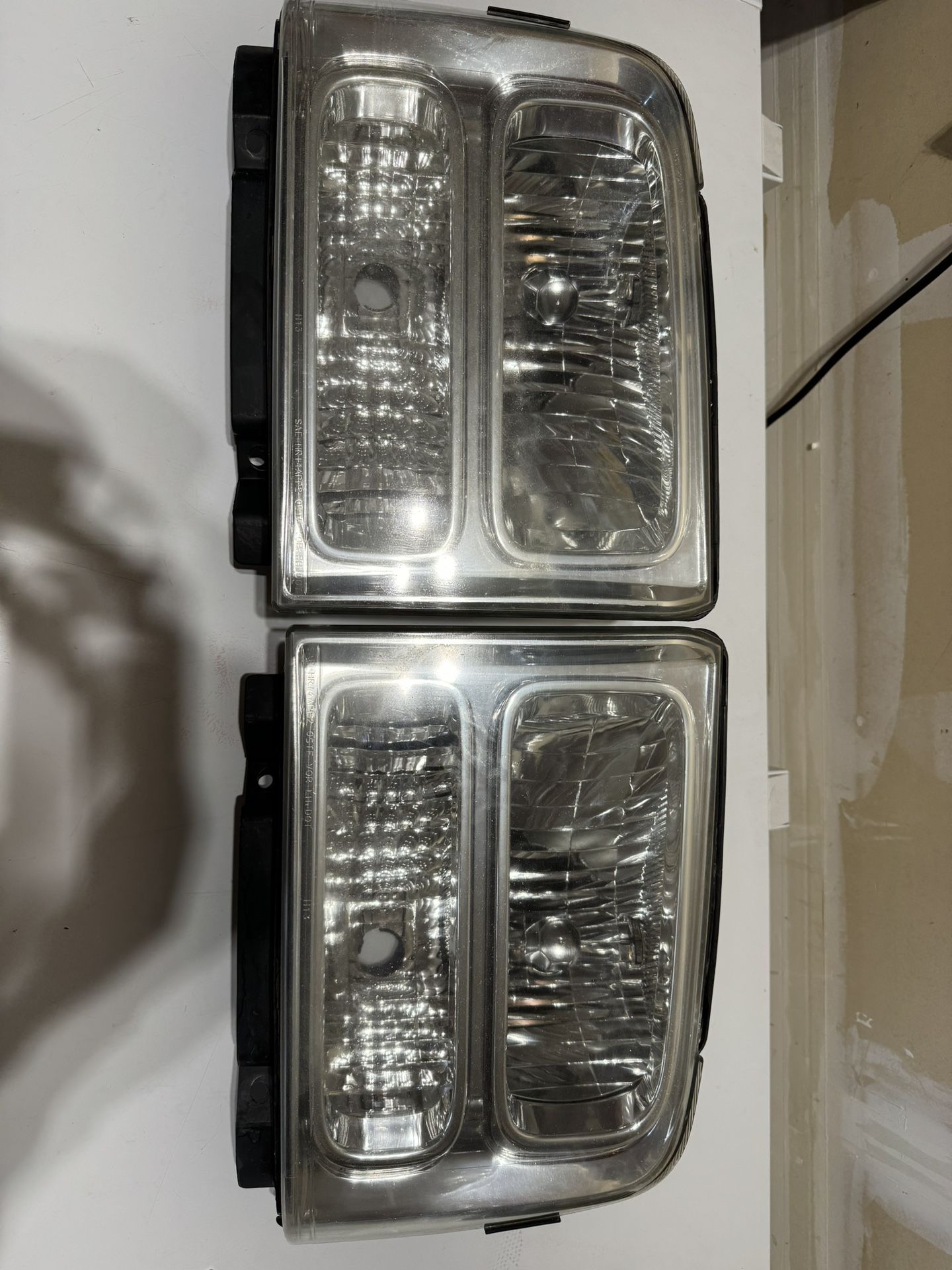 2005-2007 Ford F250 Headlights