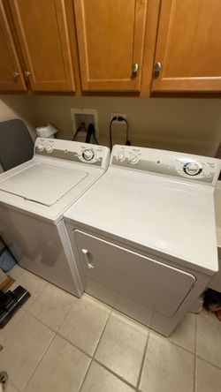 GE Washer & Dryer Set - 650.