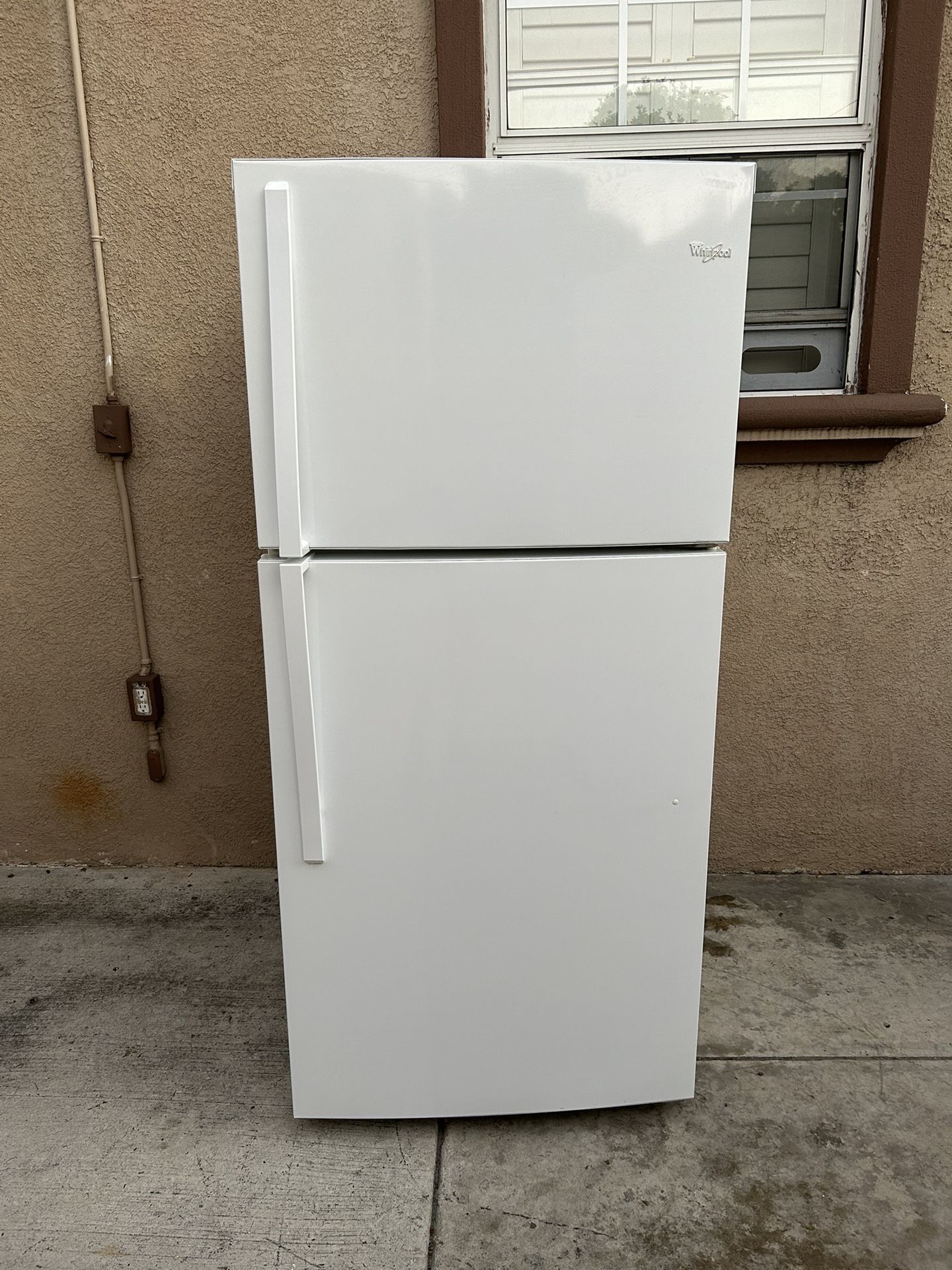 30x32x66 Whirlpool Fridge White 19cuft 3 Months Warranty