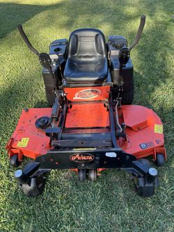 Zero Turn Heavy Duty Mower Runs Great