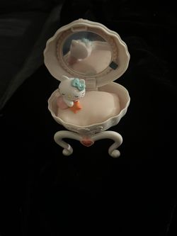 Hello Kitty Sea Shell Vanity Decor