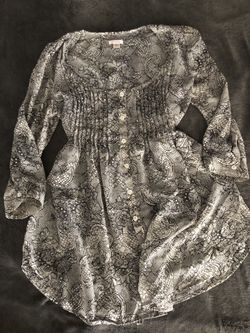 Xhilaration light top