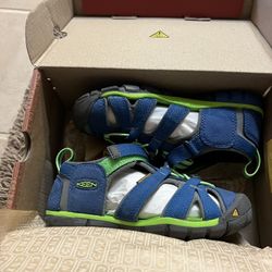 New Keen Shoes Size 1