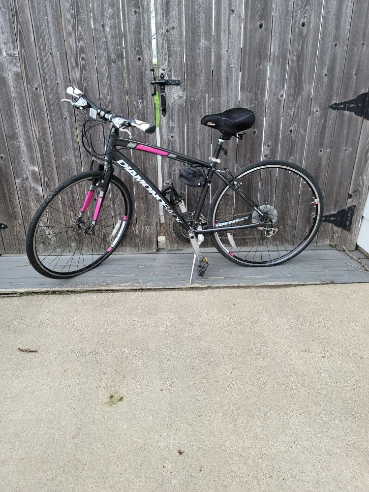 Diamondback Clarity 2 Women's Hybrid Bike