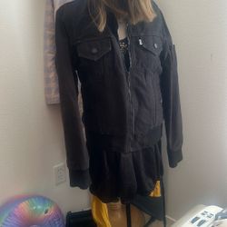Ladies Small Levi’s Black Zip Up Jean jacket 
