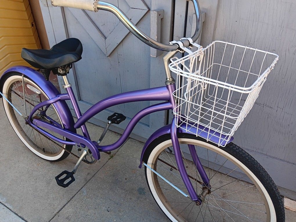 Beach Cruiser. 26"tires. Firmstrong