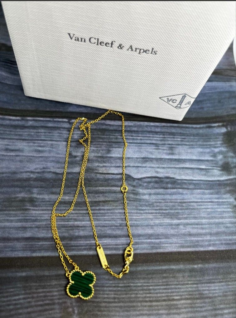 Van Cleef & Arpels New and Unworn