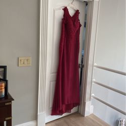 Beautiful Plum Gown.  Size 14. Never Been Worn 