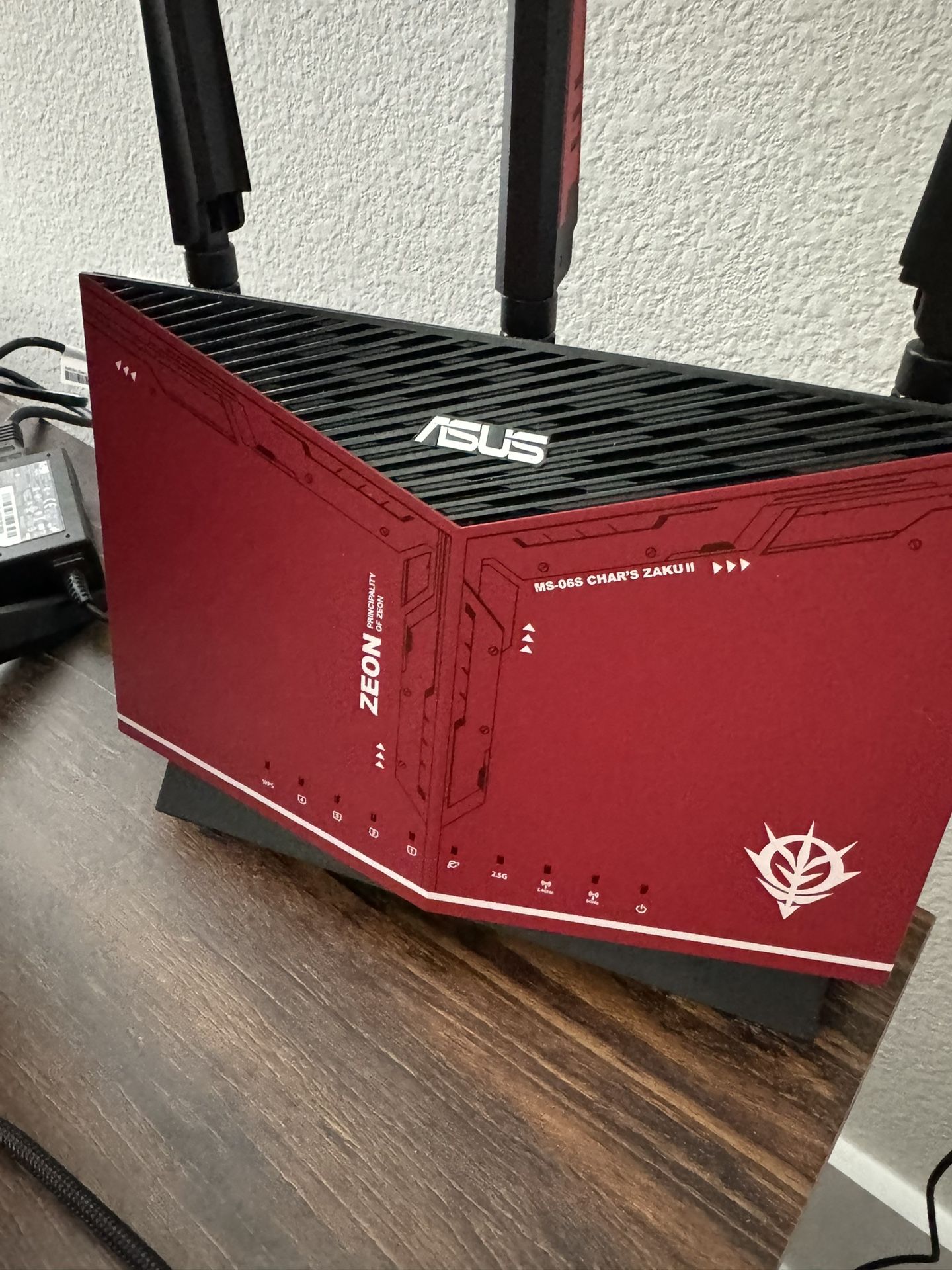 ASUS AX5700 WiFi 6 Gaming Router (RT-AX86U Zaku II Edition) 