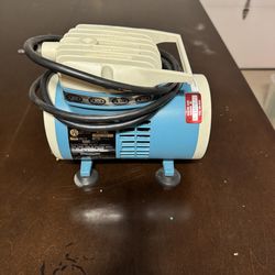 Small air compressor