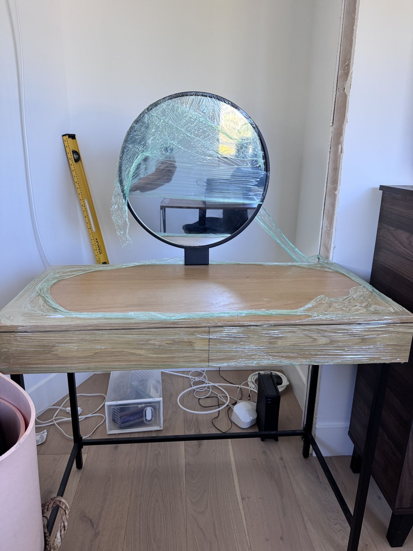 Makeup Vanity With Mirror