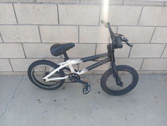 Boy's 16" Specialized fuse bmx bike