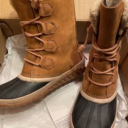 Sorel Out N About Tall Water W Size 6 - Like New