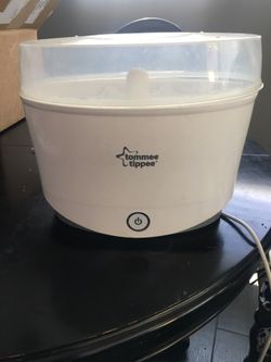 Bottle sterilizer and bottles - Tommmee Tippee
