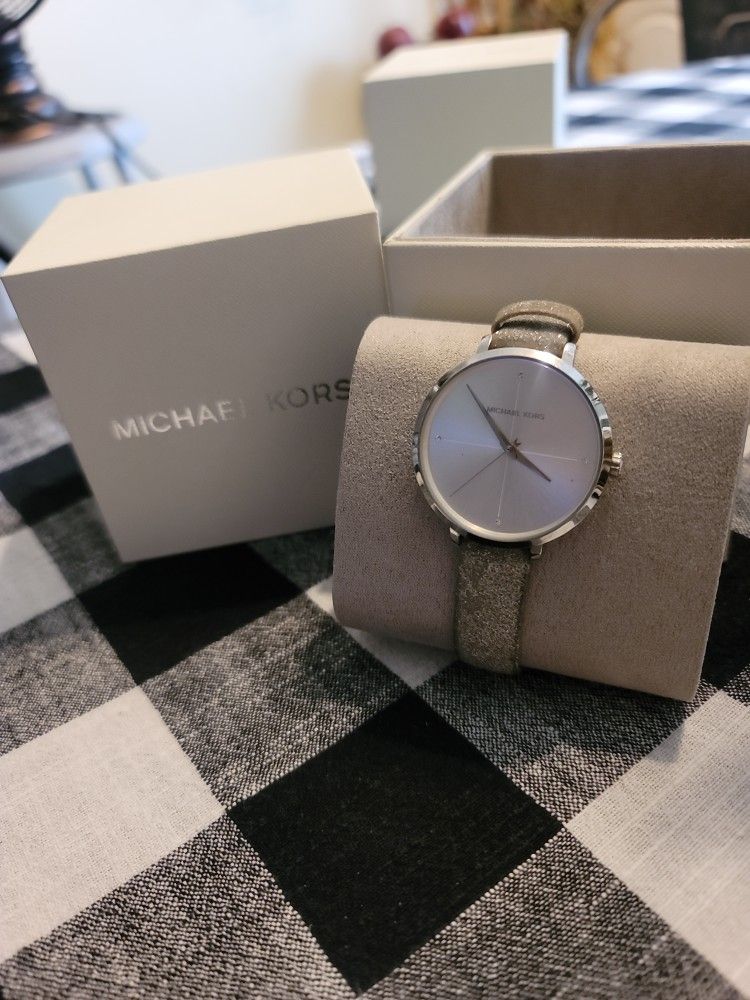 Mk Watch