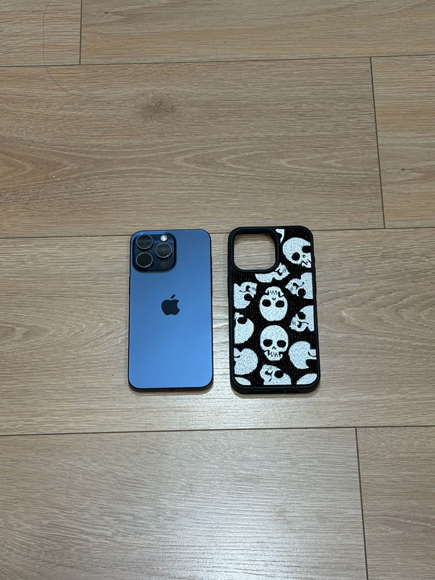 Iphone 15 pro max 1tb global model PHYSICAL sim/esim/