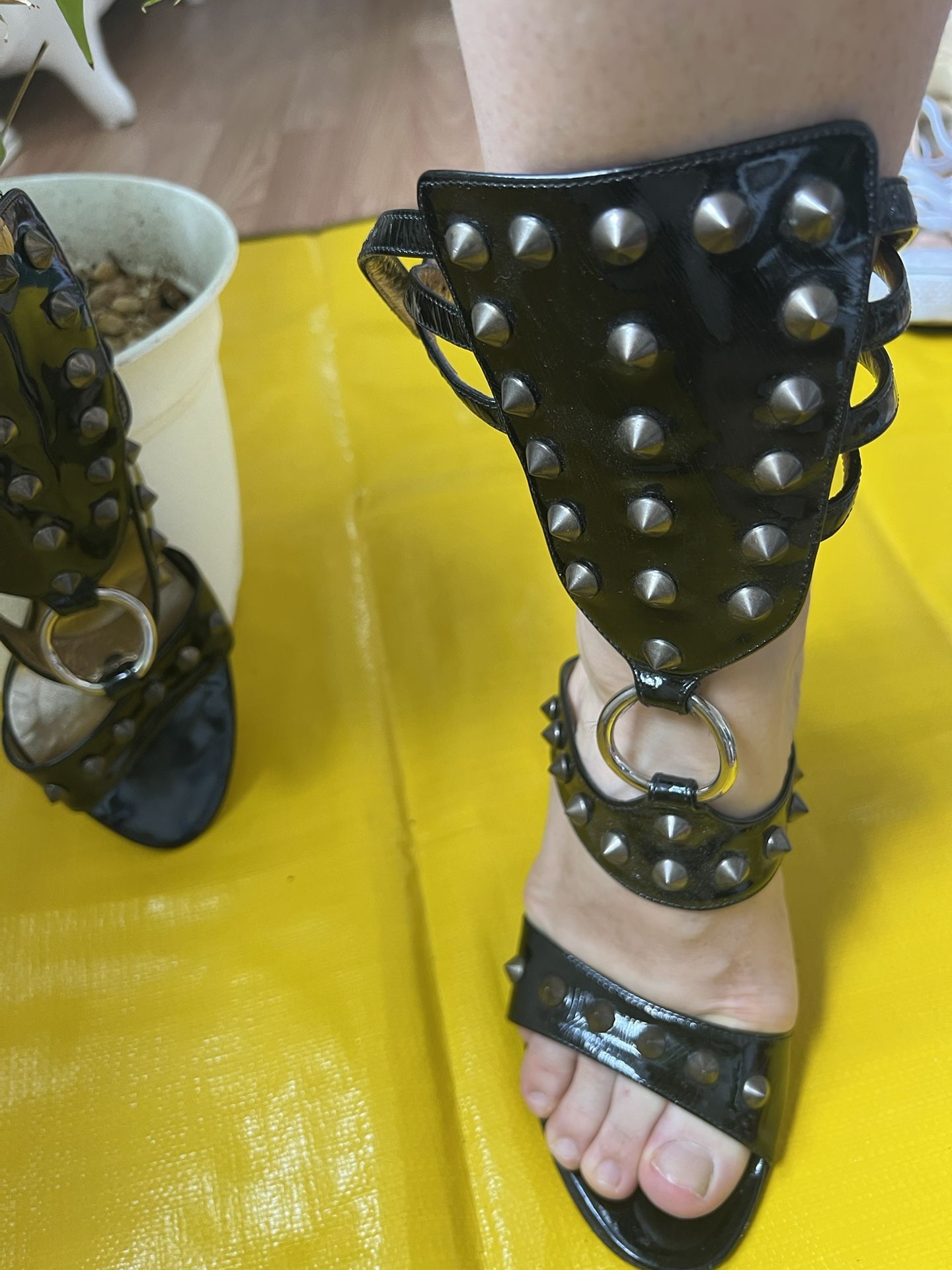 Black Shiny High heels-With Spikes