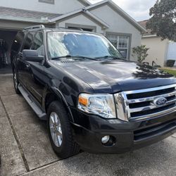 2010 Ford Expedition (8-Seater) – Reliable & Private Sale