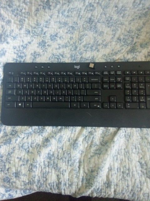 Logi Wireless Keyboard