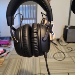 HyperX Cloud III Wireless - Gaming Headset 