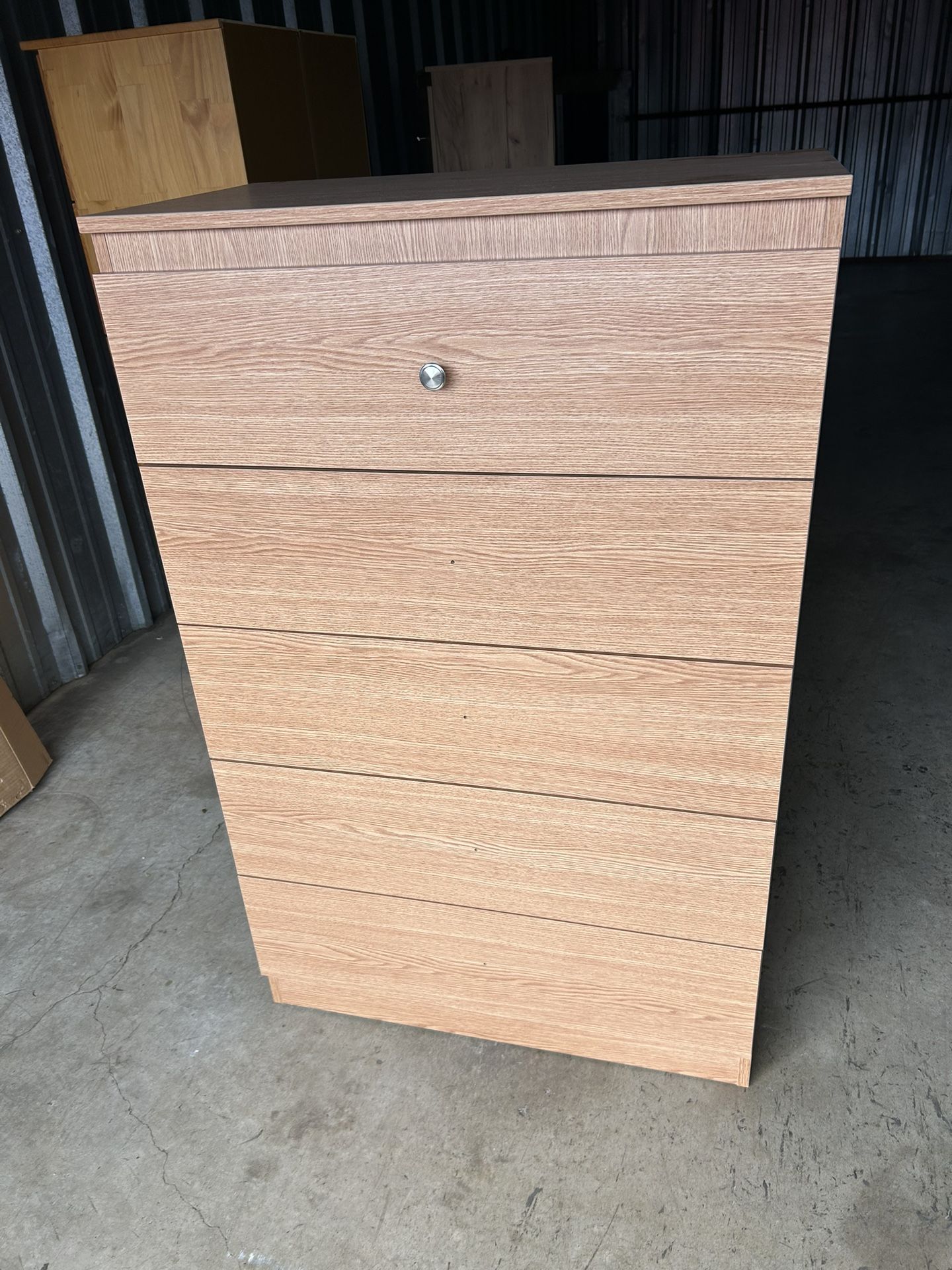 NEW 5- Drawer Dresser Chest