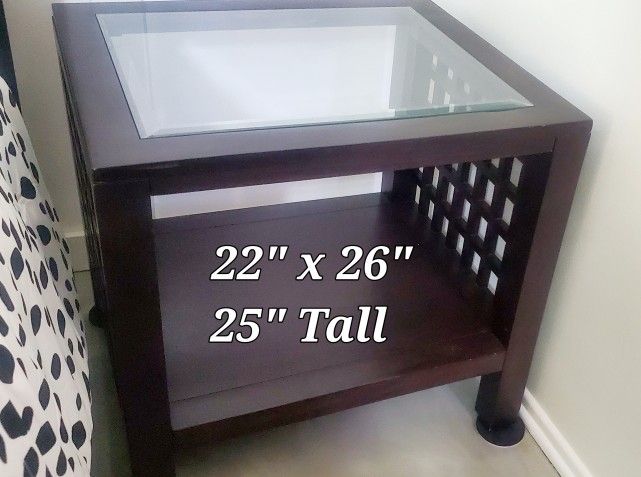 1 End Table Expresso Color Glasstop