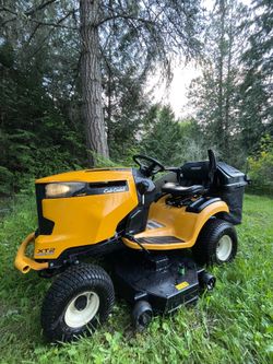 FS: Cub-Cadet XT2 LX46 Mower Riding Lawnmower w/ Bagging System
