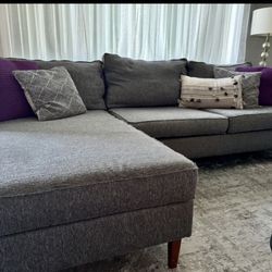 Nice Modern Couch 2 Pieces  Delivery Yess 🚚