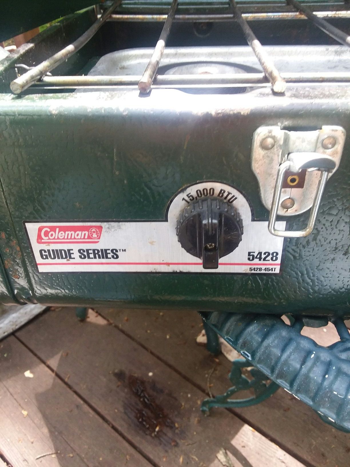 Coleman GUIDE SERIES 5428 THREE BURNER PROPANE STOVE for Sale in