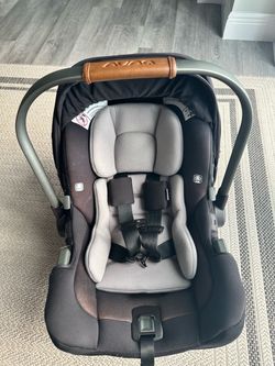 Nuna Pipa RX car seat with base