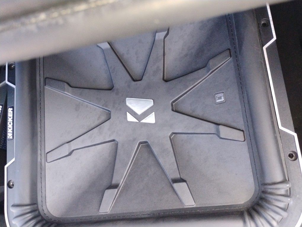15 In Kickers L7 Competition Car Sound System