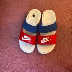 Nike Slides Size 8 Like New 
