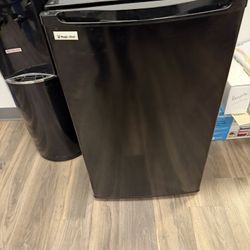 Magic Chef Mini Fridge