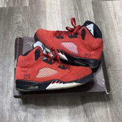 Jordan 5 Raging Bull Size 8.5 