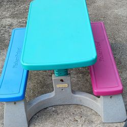 PICNIC TABLE Fisher Price adjustable "Grow With Me" Model