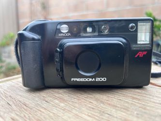 Minolta freedom 200 af camera