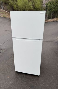 18 Cubic Beverage/food Cooler With Freezing Section Free Local Delivery 