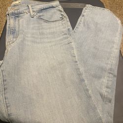 Women’s Levi’s Jeans Size 14