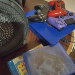 PlayStation 4 with Large Bluetooth Woofer Speaker Box, 3 Controllers And Two Games For Sale 