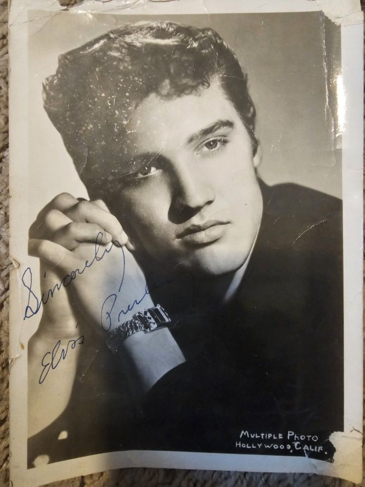 Original Elvis Fan Club Signed Portrait